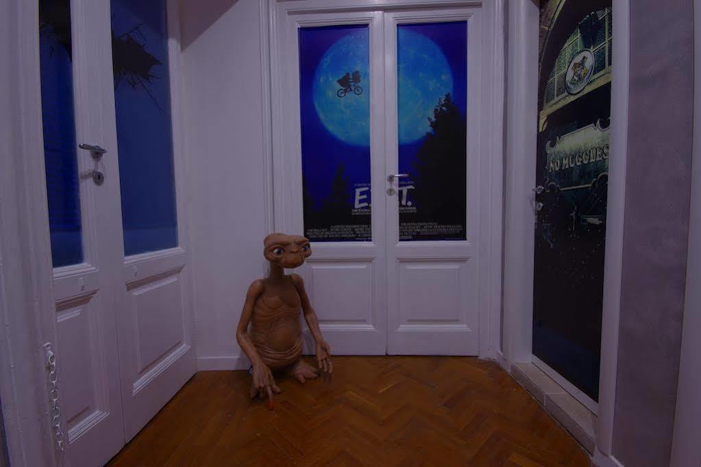 Movie Guesthouse Rome Bagian luar foto